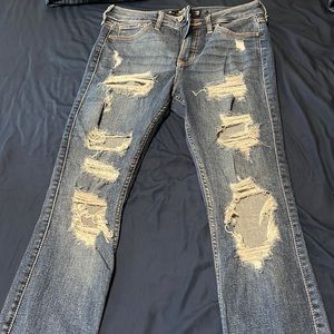 The size of the jeans is 3R or W26,L28